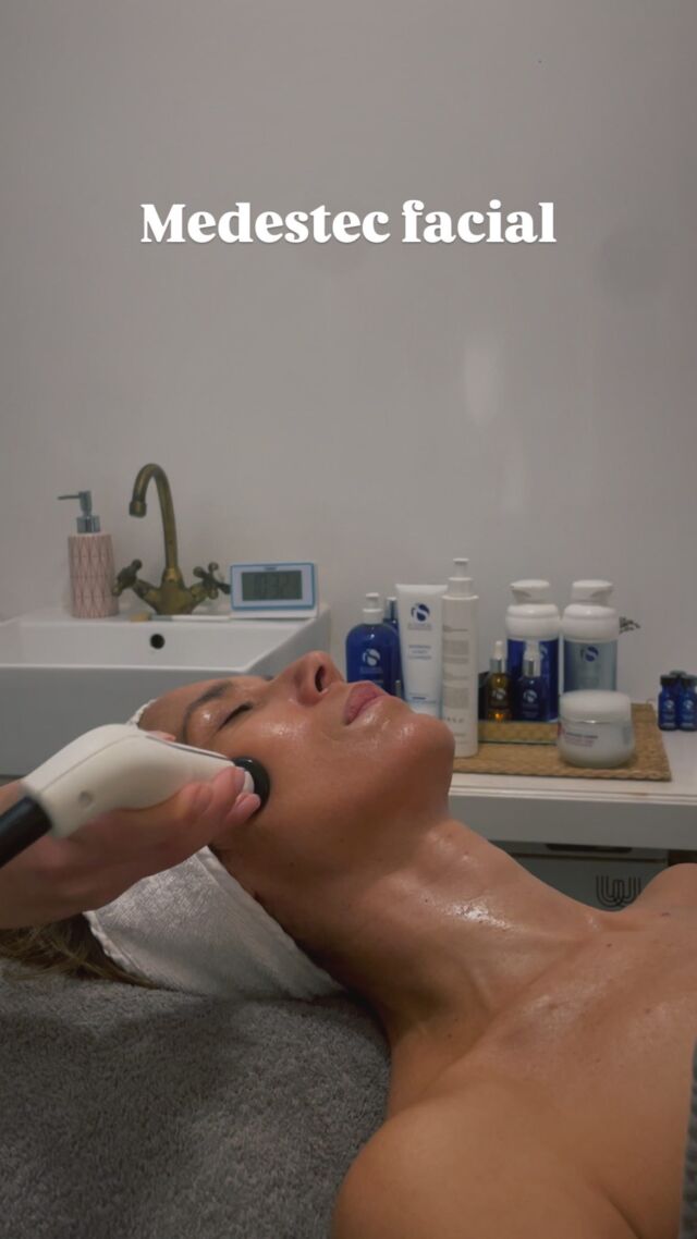 MEDESTEC, medical & aesthetic technology. La Diatermia consiste en tratar la piel mediante el aumento fisiológico de la temperatura. Reafirma, Regenera, Rejuvenece. Activa la circulación de la sangre, nutre y produce una revitalización celular, mejorando la tonicidad y elasticidad de la piel. Puedes realizar el protocolo básico o añadirlo a un Facial iS CLINICAL

🌍C/Rossellò 180, 08008 BCN
📱608 580 263
👩🏻‍💻www.elsalonbyaurainsitut.com

#diatermia #radiofrecuenciafacial #radiofrecuencia #isclinical #reafirmar #piel #rejuvenecer